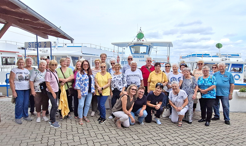 St. Andrä pensioners at a performance in the rock theater