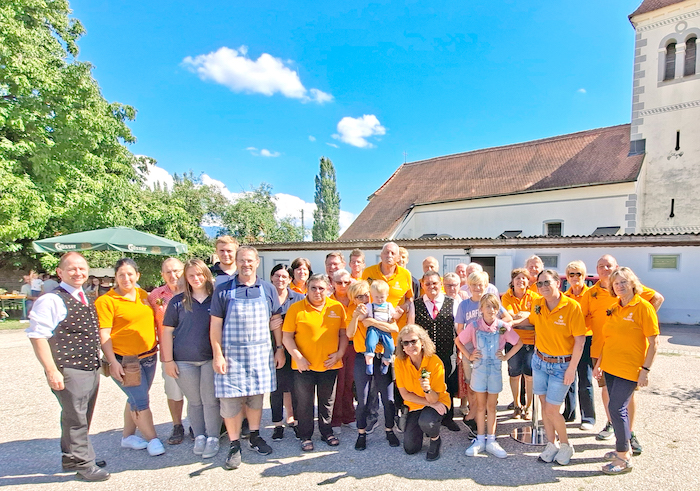 The weather gods were kind to the Fischering church fair.