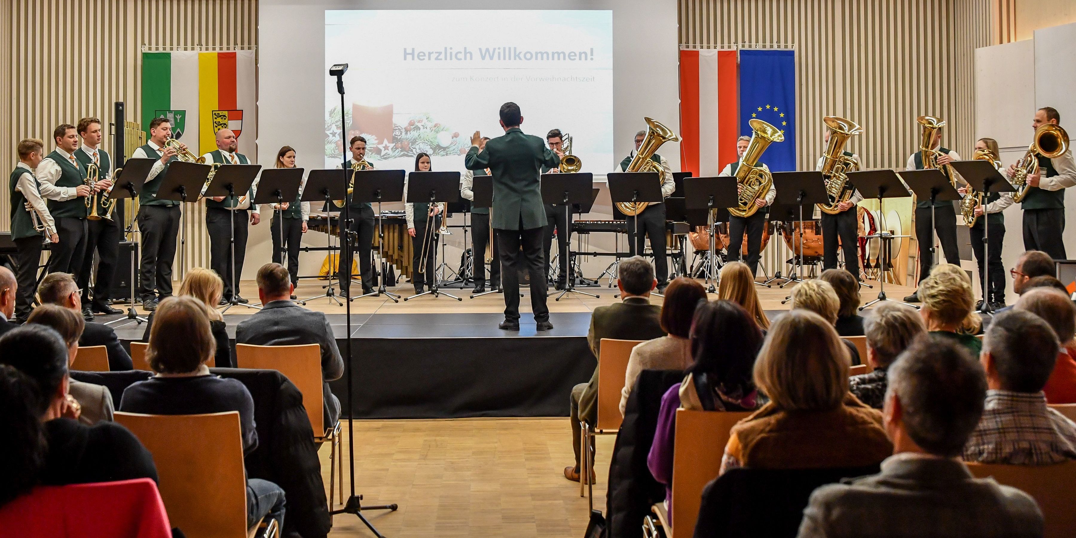 Weihnachtskonzert Der Werkskapelle Mondi: Unterkärntner Nachrichten